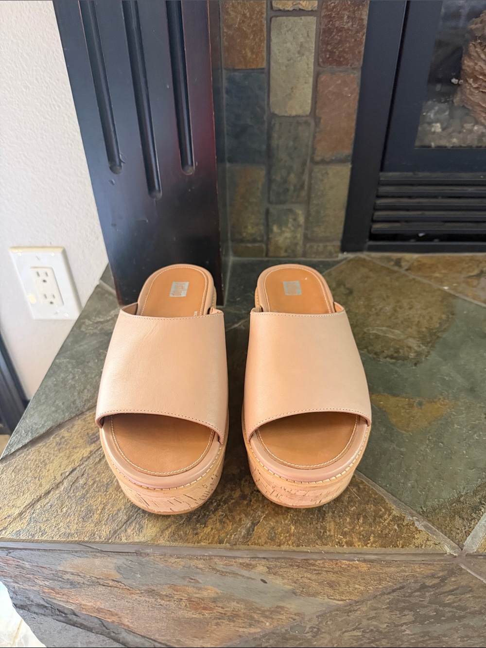 Fitflop Beige Nude Platform Slide Sandals
